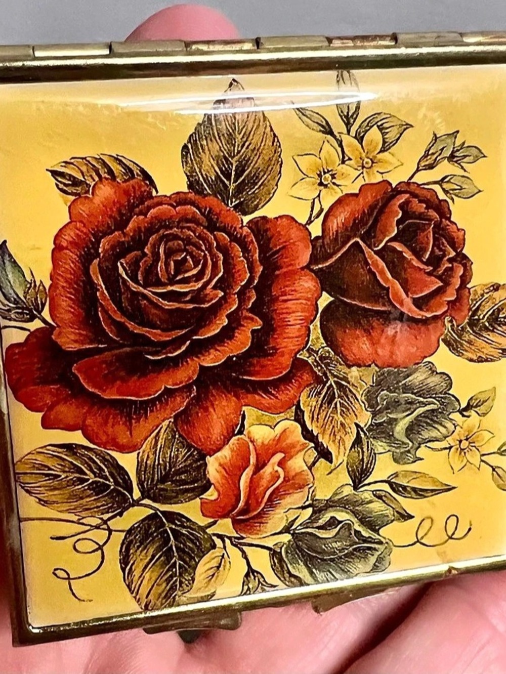 VTG Romantic Cottagecore Floral Compact Pill Box W/ Resin Inlay 2.25x2.5”